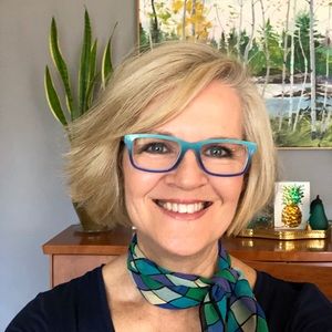 Meet your Posher, Lorna